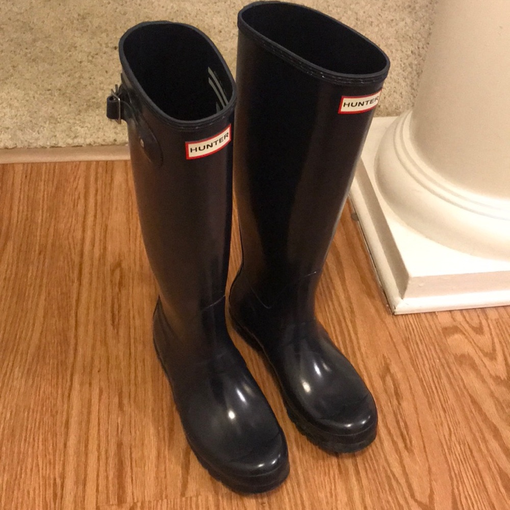 Hunter tall rain boots glossy navy